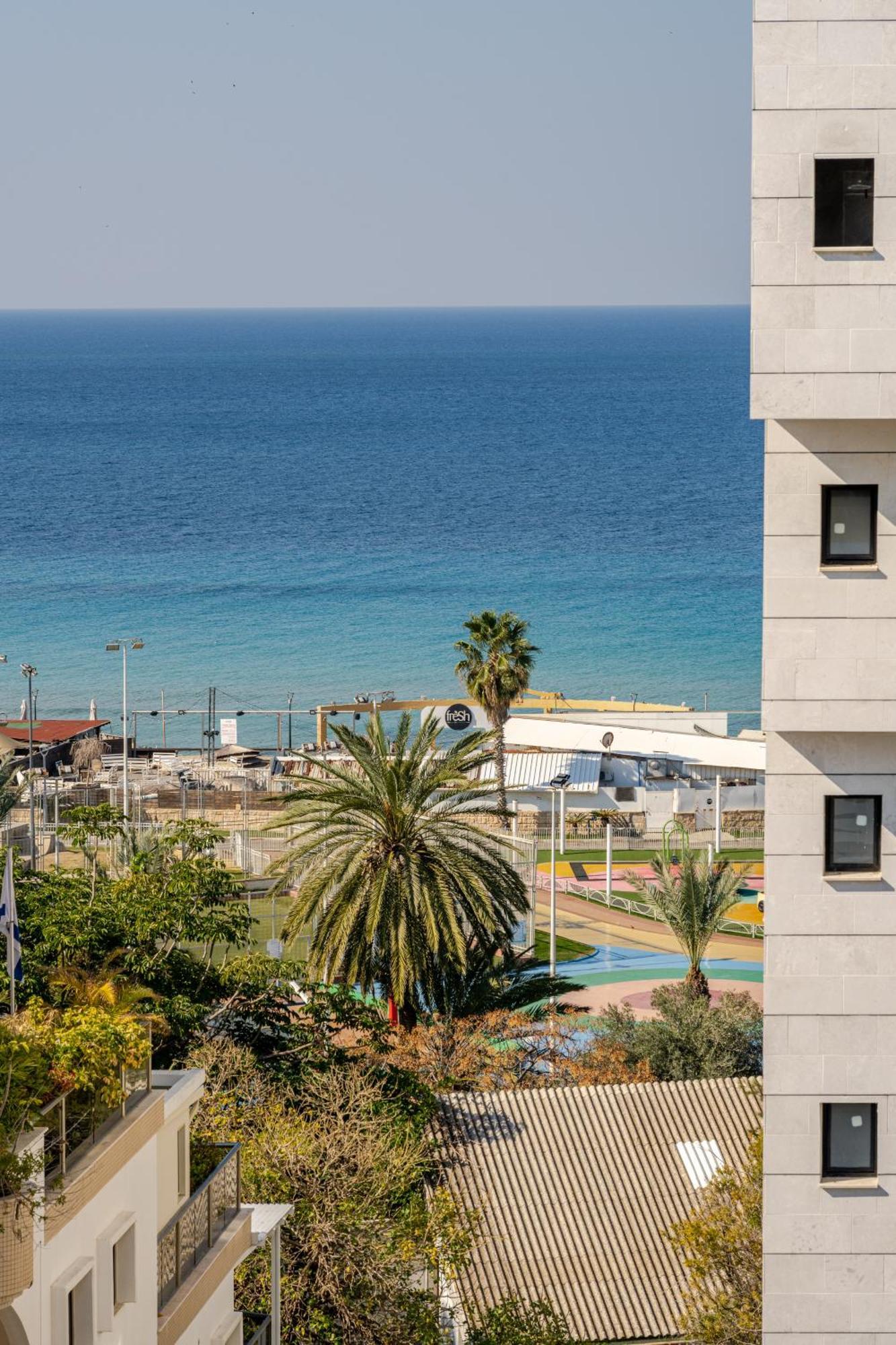 Balfour Sea View City Center Nahariya Exterior foto